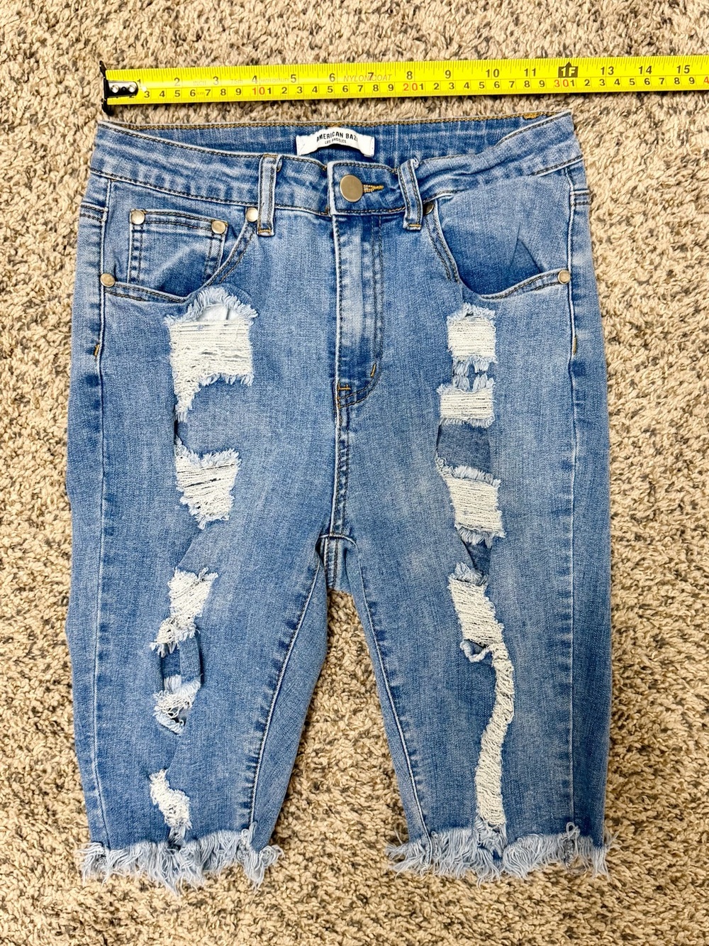 Frayed Hem Distressed Cropped Jeans - Light Blue Size 1